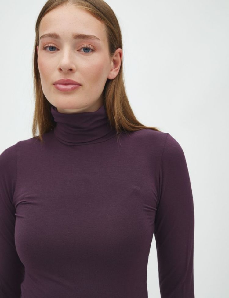 Ina, GG, Basic deep purple